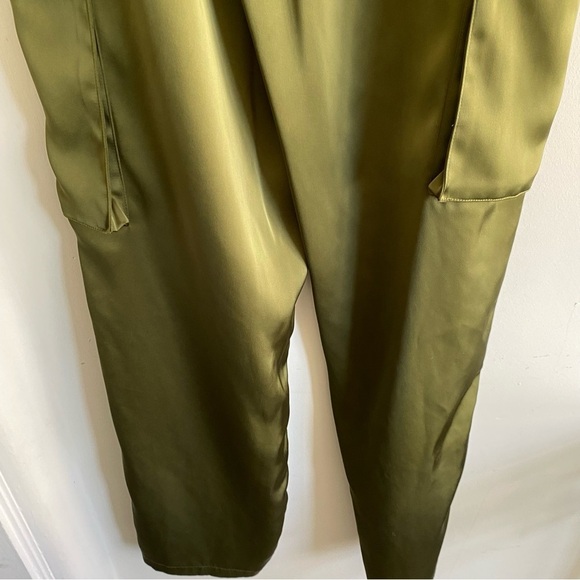 GOOD AMERICAN GREEN SATIN CARGO PANTS - Picture 12 of 14